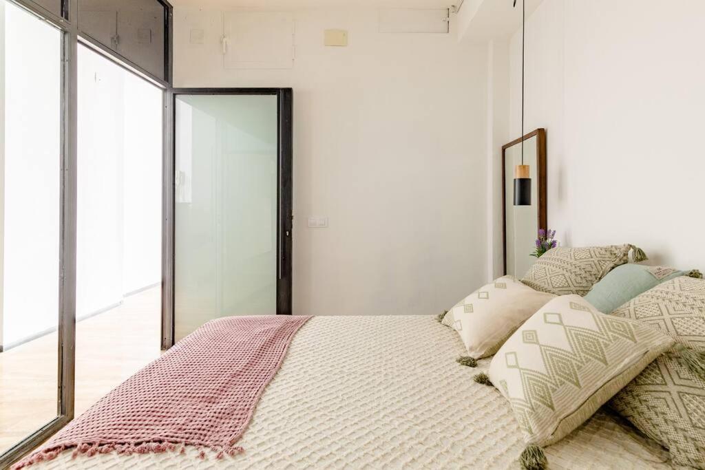 Cozy Loft Patio+Pool +Wifi Apartment Valencia Luaran gambar